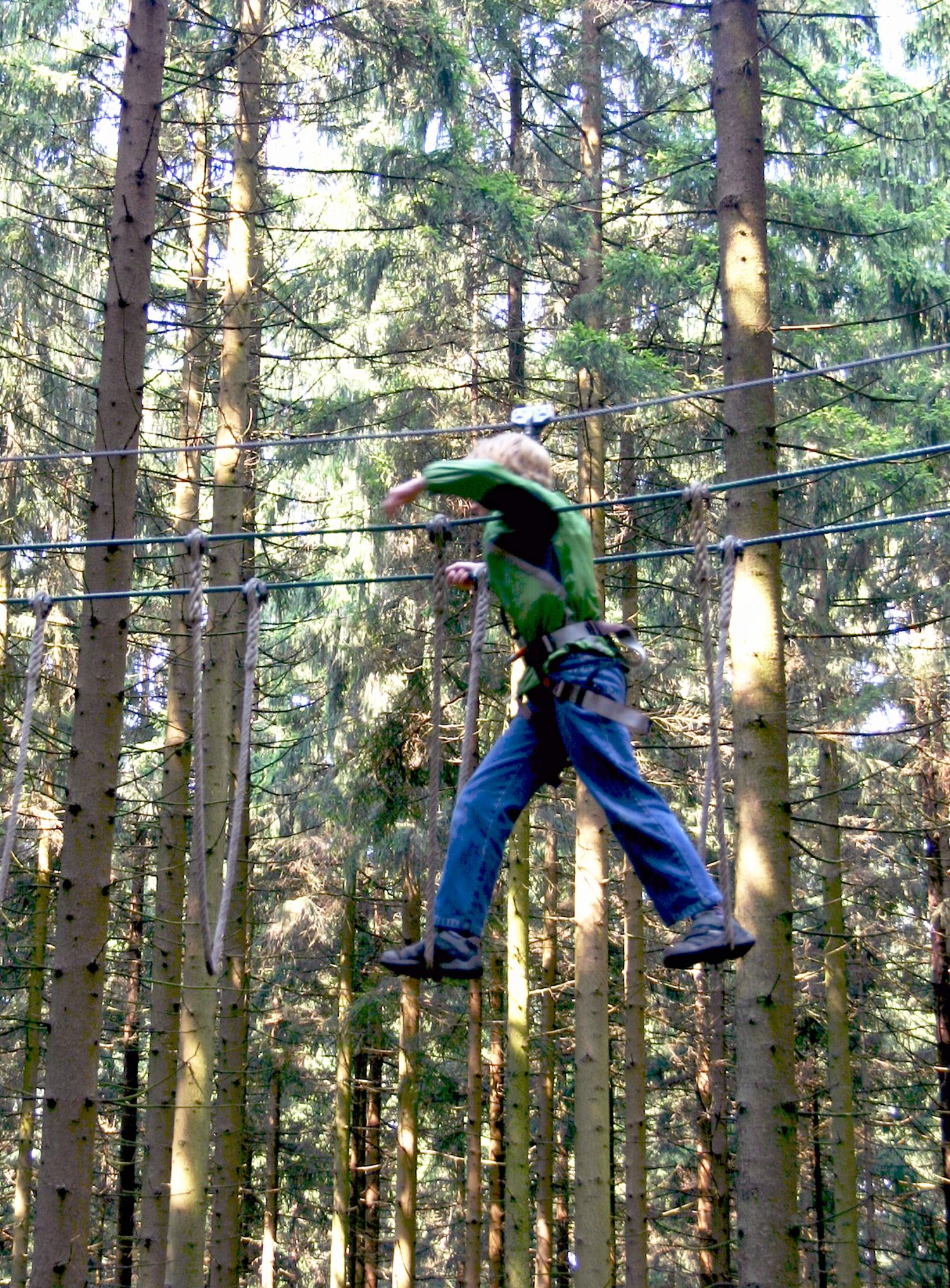 kletterwald_by_Christiane_Raabe_pfarrbriefservice (c) Bild: Christiane Raabe In: Pfarrbriefservice.de
